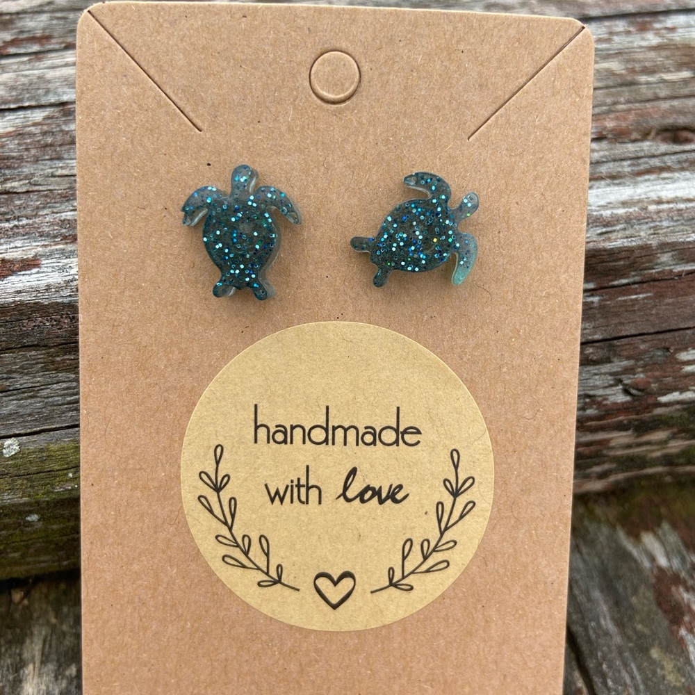 💋2/$10💋 Turquoise Turtletastic Handmade Resin Earrings